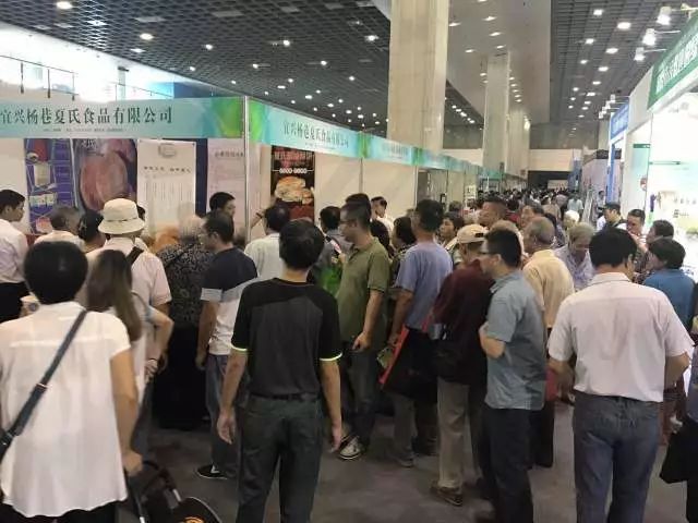 无锡吃货快去!2000多种商品,*疆新**红枣、台湾凤梨酥、阳山糯米饼分分钟抢空……看完只想立刻冲去现场!