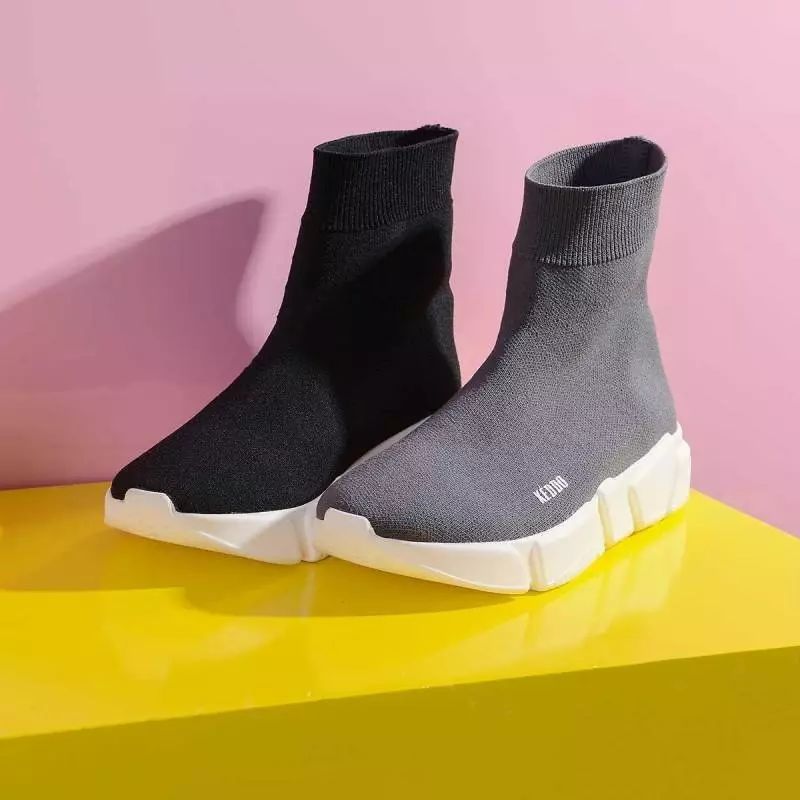 穿巴黎世家的袜子,穿巴黎世家鞋配什么衣服好看