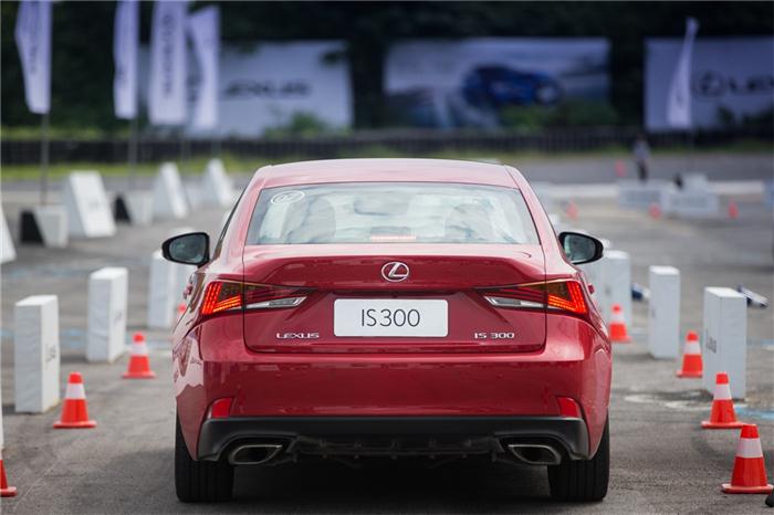 “型与动，不妥协”赛道体验雷克萨斯IS
