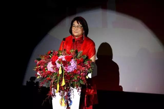 璧拌繘鐢靛奖涓栫晫鎰熷彈鍏夊奖榄呭姏,璧拌繘鍏夊奖涓栫晫