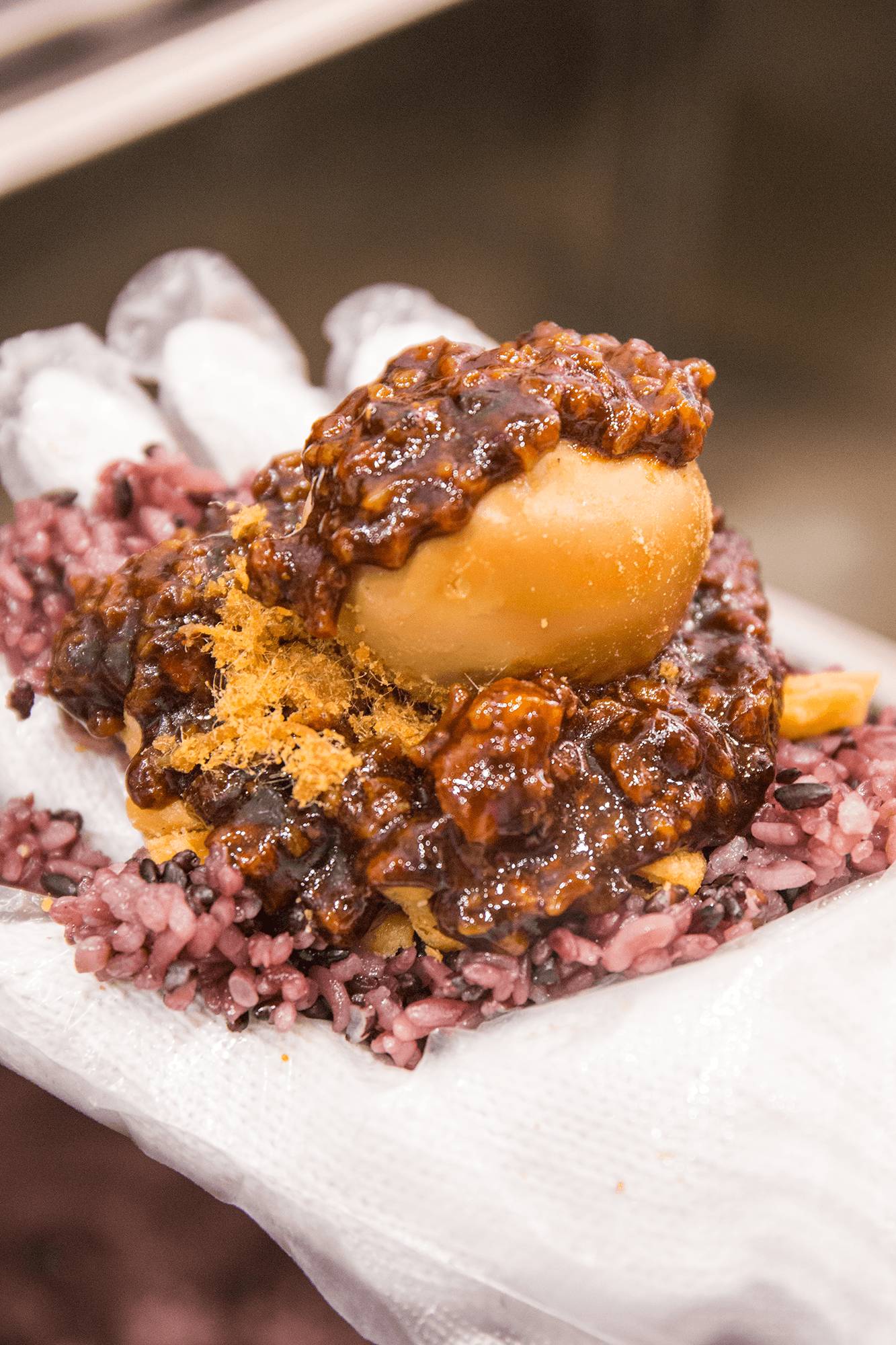 还吃啥子小面!称霸魔都25年的网红饭团杀来重庆,7块钱就能胀翻!