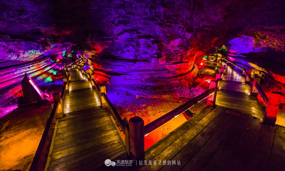 火山口探秘完整视频,镜泊湖火山口免费景点