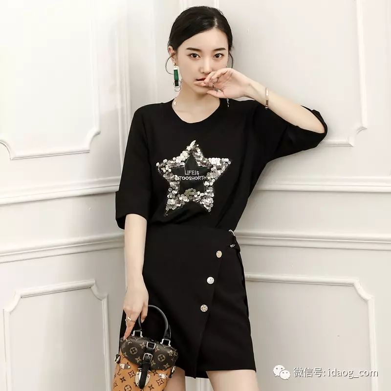 新款套装裙时髦又减龄冬天,套装裙两件套小香风针织秋冬