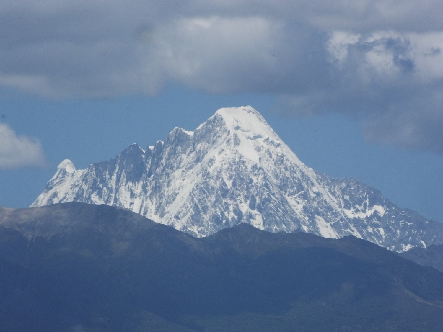 泸亚东线沿途风景,泸亚线穿越原始森林