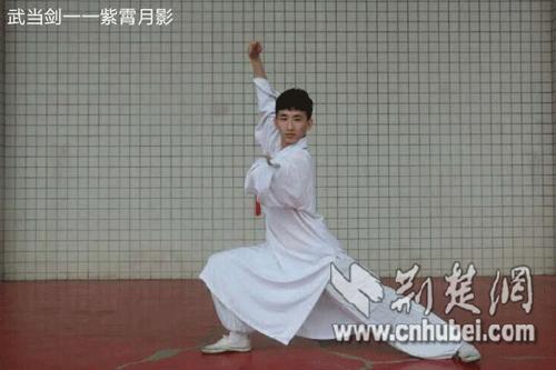 武汉高校21岁“武林高手”走红管理养生文化公司年入50万元