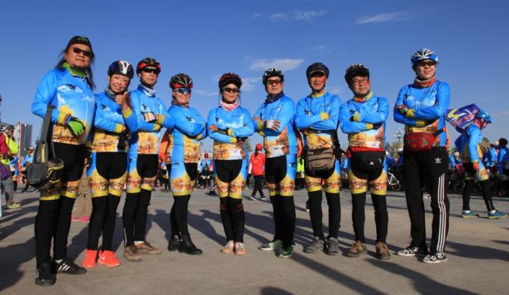 美丽的内蒙古额济纳胡杨林,恋上南山路美图