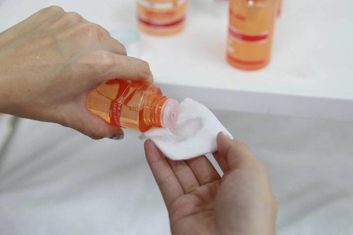 黑头反反复复去不掉,黑头老是反复怎么去解决