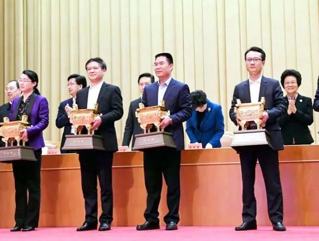 特别关注别人的生活什么心态,特别关注你生活的人