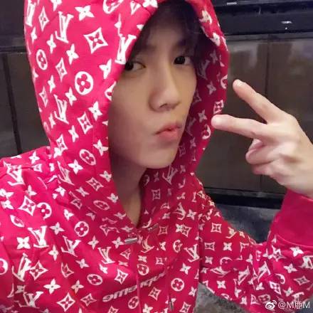 如何摆脱拍照姿势僵硬,僵硬的拍照姿势