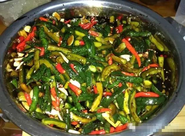 秋天腌制各种咸菜的做法,秋季腌制咸菜的方法