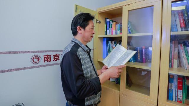 展示党员风采当好岗位标兵,党员风采展示亮身份当先锋