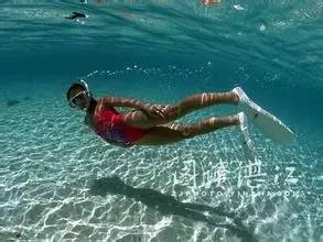 脚蹼穿戴,脚蹼潜水装备