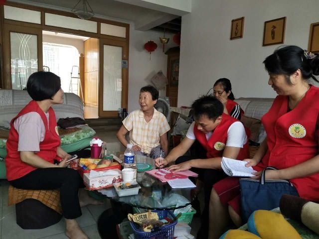 银龄安康行动助力老年人安享晚年,银龄守护关爱老人新闻发布会