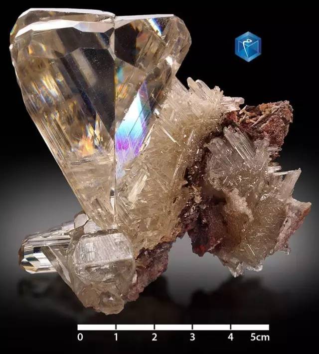 教育底色什么颜色,矿物颜色