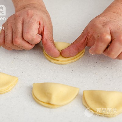 榴莲酥的做法烤箱空气炸锅,榴莲酥的做法微波炉