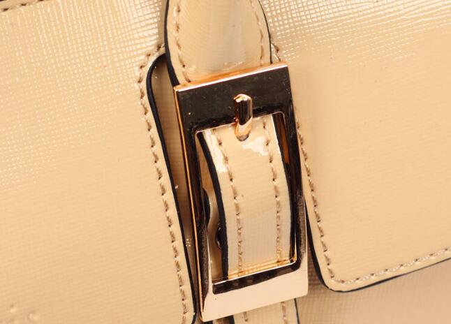 包包的皮有划痕怎么修复呢,包包划痕怎么保养