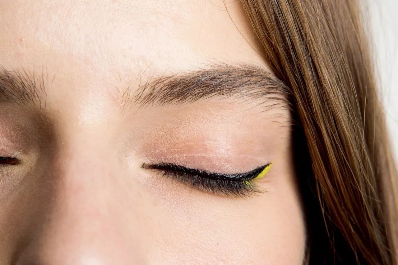 适合亚洲人的八种眼线画法 (眼线怎么画好看又粗又黑)