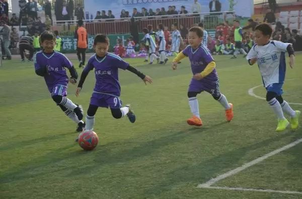 小学足球比赛直播,直播间现场直播小学生足球