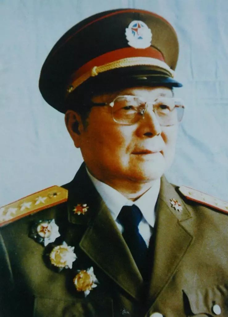 请记住这美好的时光,请记住这些闪亮的名字