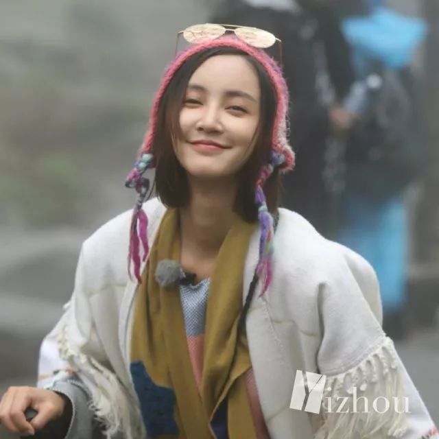 关晓彤素颜和化妆是什么样子,关晓彤最值得买的东西