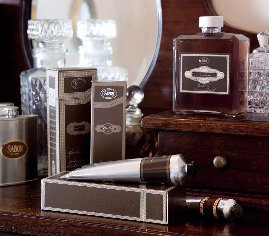 好痒啊！我除了能给你一个痒痒挠，还能给你一瓶身体乳！