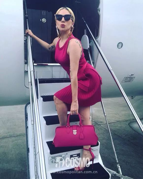 ladygaga的奇装异服前卫,ladygaga现在变美了