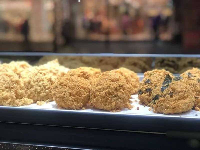 鲍师傅网红店排队,鲍师傅在南京排队