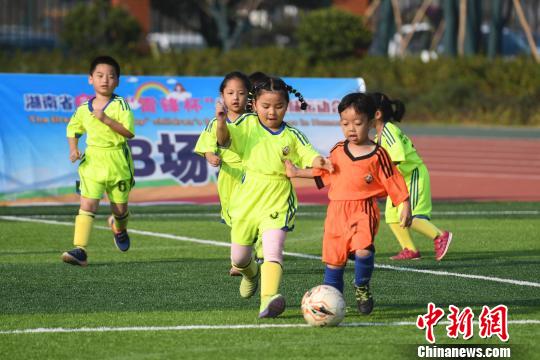 少儿足球开幕式萌娃,湖南省幼儿足球赛世幼杯