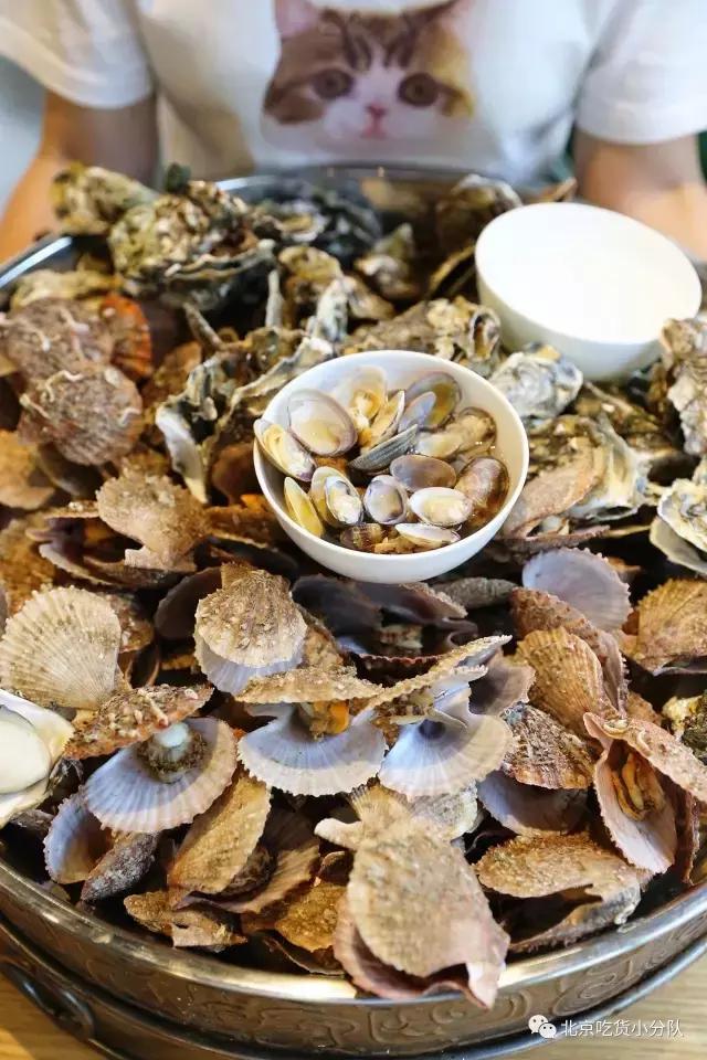 三里屯的豪放派海鲜，直接把渔船搬进了店