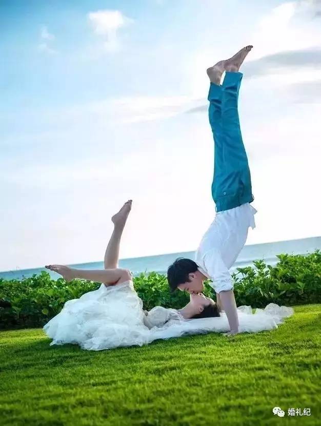 摄影师亲手教新人摆婚纱照造型,6种必拍的婚纱照风格