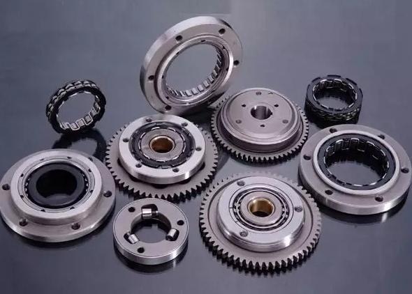 踏板摩托车离合器碗打滑吱吱响,三轮摩托车离合器片打滑怎么修