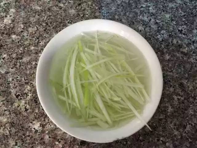 老饭骨清蒸多宝鱼的正宗做法,清蒸多宝鱼正宗做法王刚