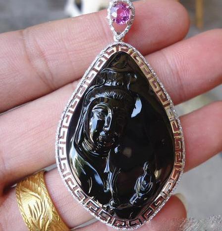 墨翠黑色翡翠原石,黑色翡翠和墨翠的区别