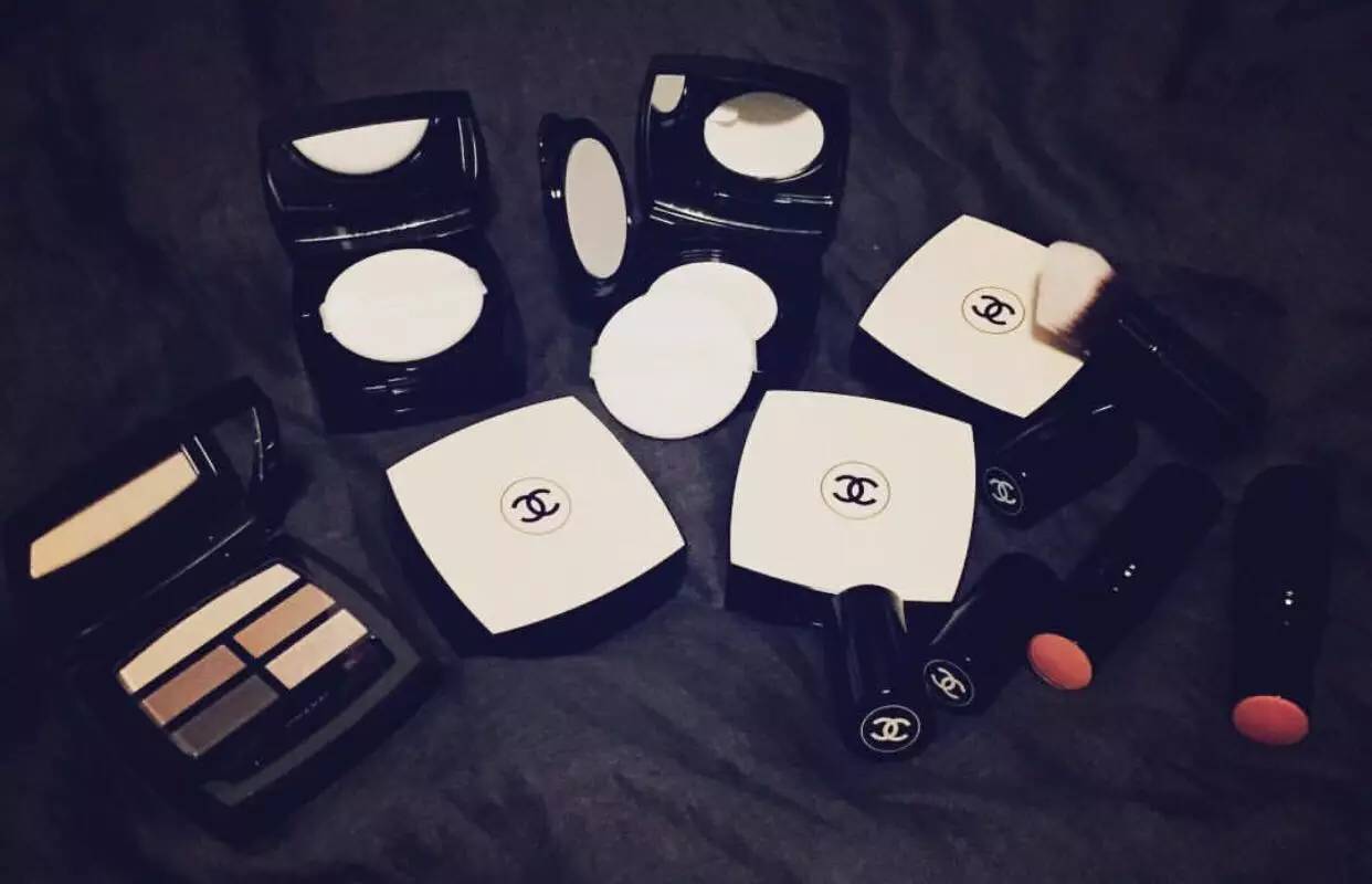 妈妈我买了喜之郎，哦是香奶奶果冻气垫耶！