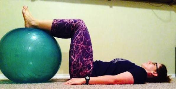 产后背疼怎么锻炼恢复,产后康复训练之背部肌肉训练