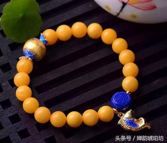 蜜蜡黄水晶琥珀哪个好,鸡油黄满蜜的蜜蜡是什么样