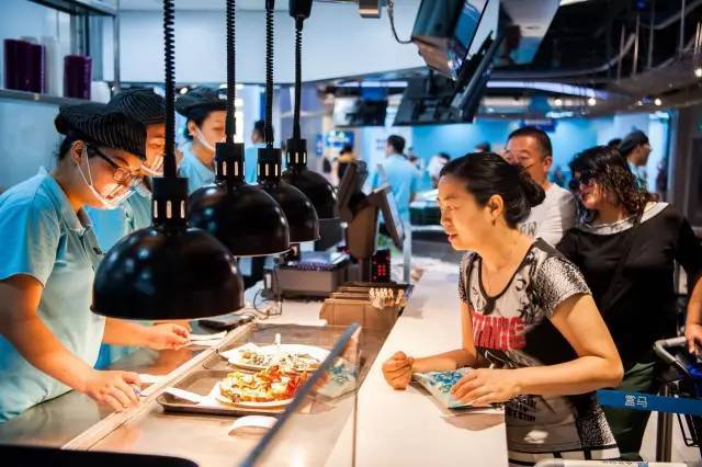 听说马云开了家作妖儿的水族馆，全城的大人都带着小孩冲过去了