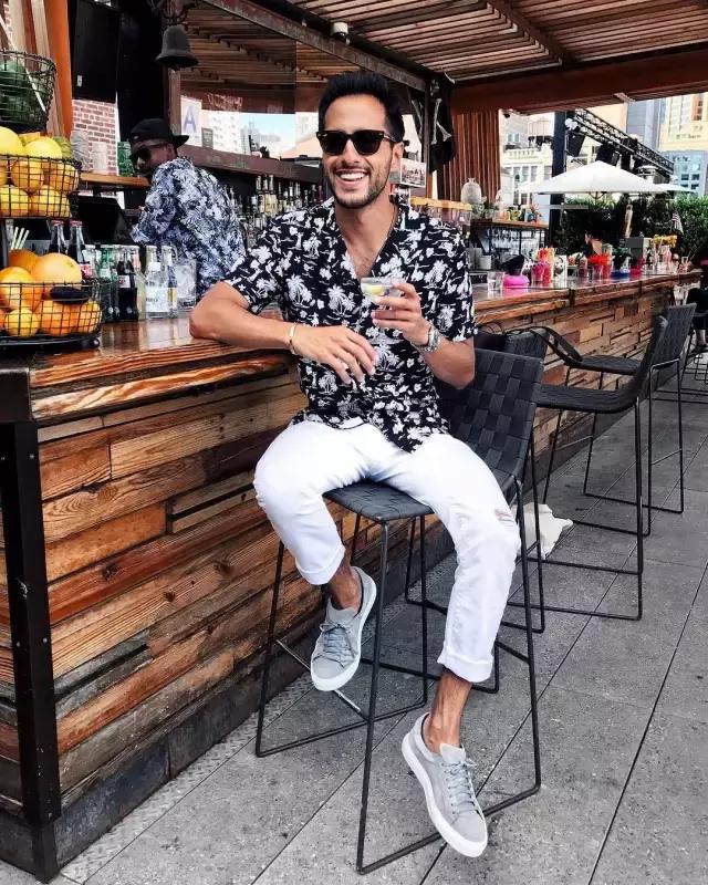 型男必备的简约风衬衫穿搭,潮男必备休闲白衬衫搭配