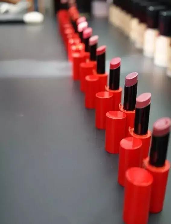 阿玛尼红管细管哪个好看,阿玛尼小红细管