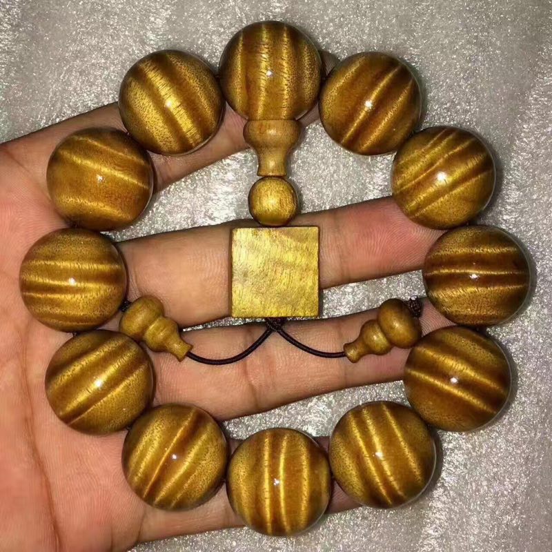 收藏手串有什么好处,脑纹桃核手串有收藏和升值价值吗