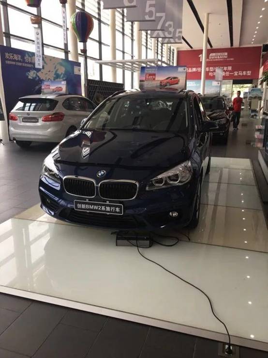 试驾宝马218i旅行车7座,宝马218i使用感受