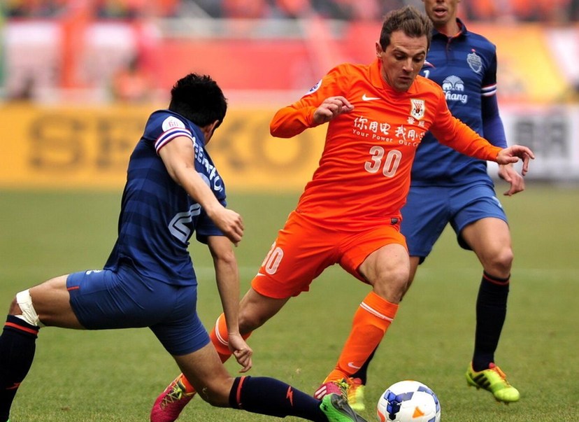 蒙蒂略在鲁能踢了几个赛季,蒙蒂略鲁能时期十佳球视频