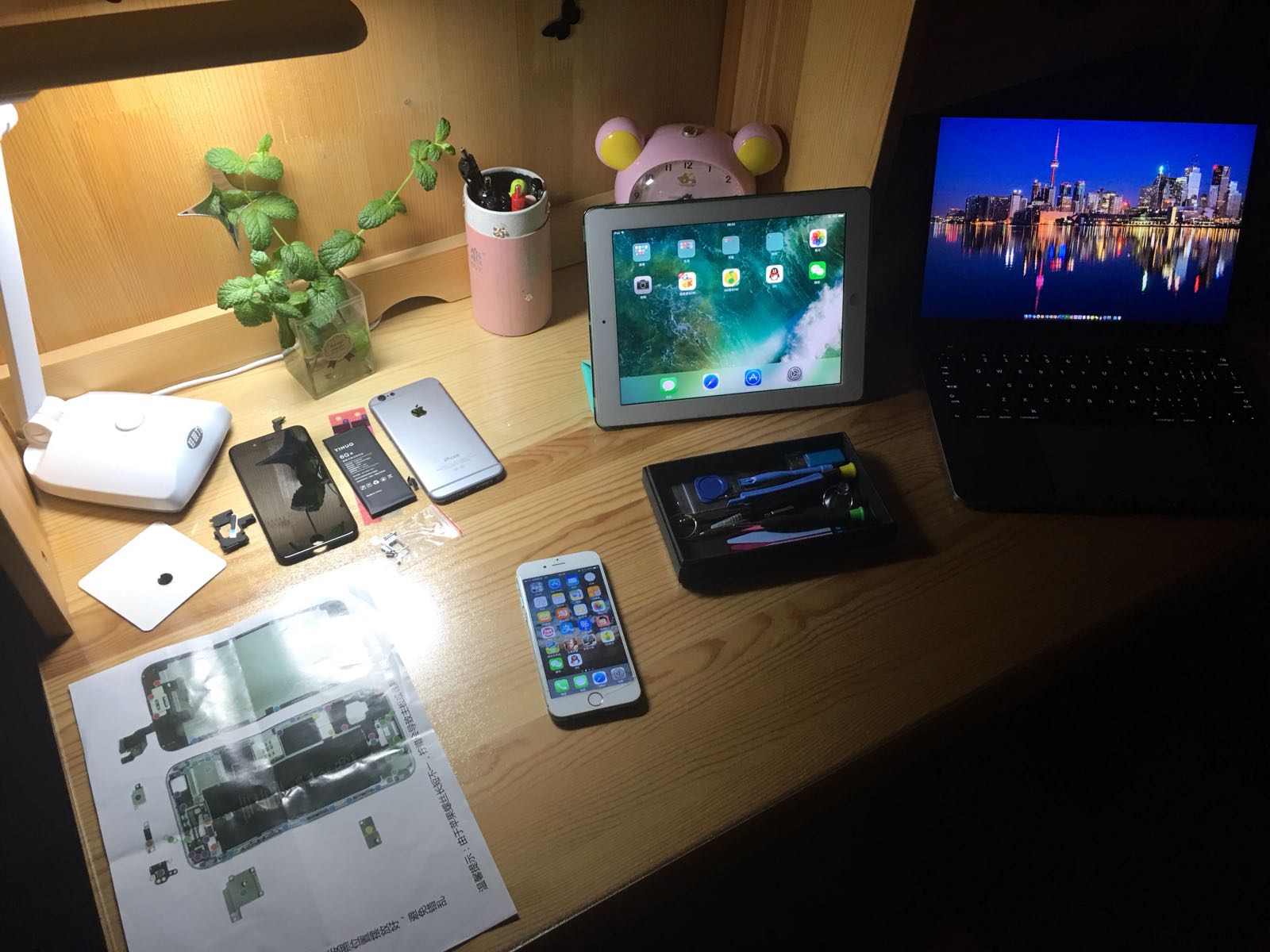 网友苹果手机换屏幕,iphone6plus换屏幕和外壳