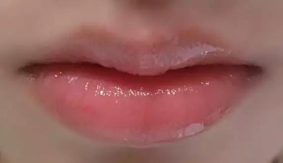 纪梵希n303唇膏小粉皮试色,纪梵希小粉皮唇膏303多少钱