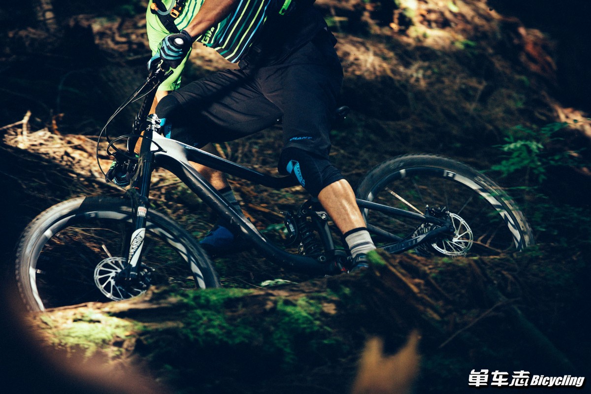 giant山地车最新款,giant顶级山地车推荐