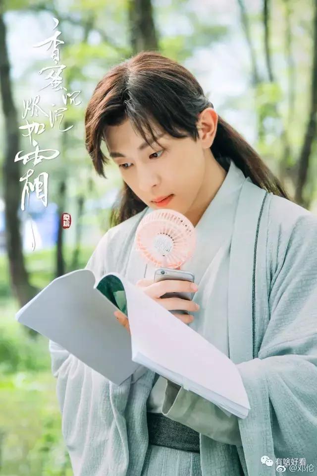 拍戏40度高温穿厚衣服,横店40度拍戏现场