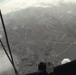 佛前一跪三千年，未见我佛心生怜；莫是尘埃遮佛眼，原是未献香火钱；佛若不贪，为何要世人供奉？