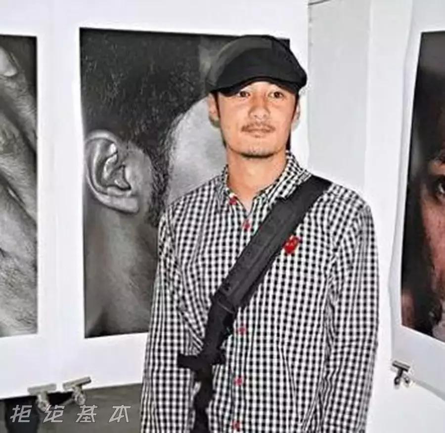 胸前有个爱心洞的大版t恤,胸前有爱心的半背衣