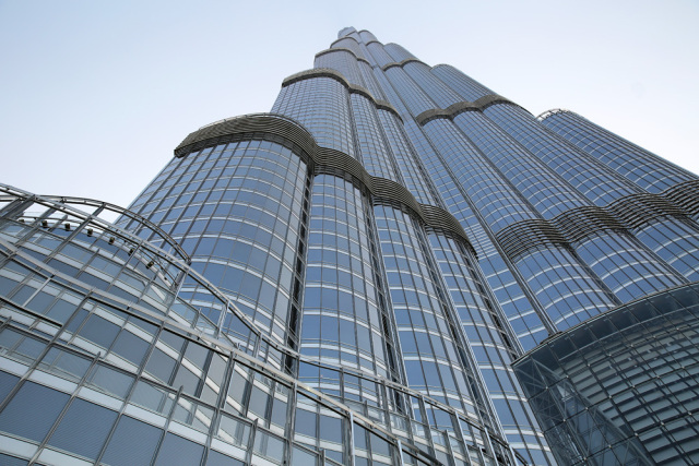 迪拜,一边是黄金,一边是黄土