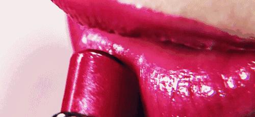 深色口红不好看,浅色口红涂了显黑显老怎么办